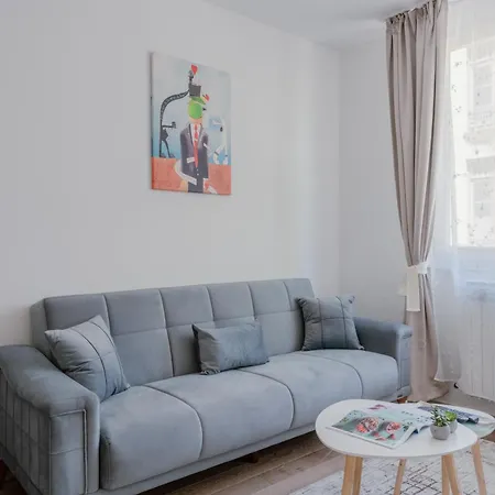 2bdr In The Center Next To The Cathedral Διαμέρισμα *