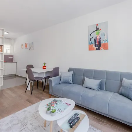 2bdr In The Center Next To The Cathedral Apartamento